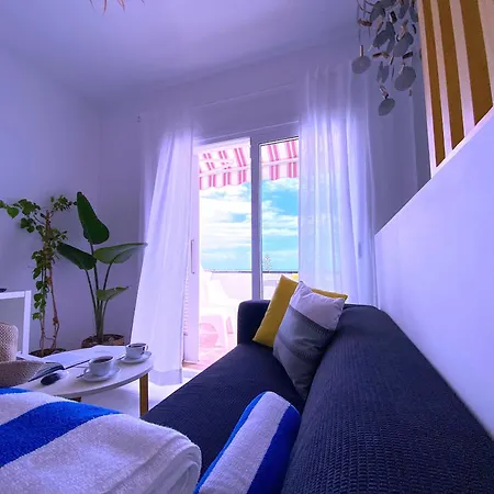 Tropicalidays Sunshine Escape Apartment *